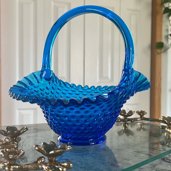 Vintage Fenton Ruffled Hobnail Basket Colonial Blue - Picture 5 of 9